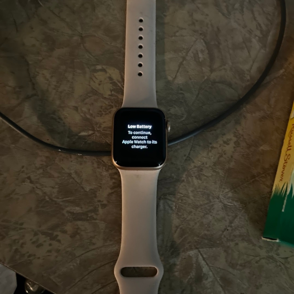 Apple Watch Series 5 Silver (40mm) Smartwatch with Square Face Design